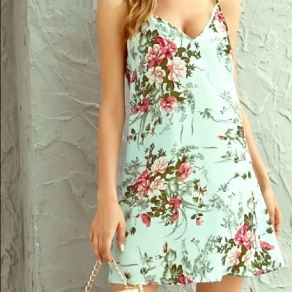 🌺Women’s Shein sleeveless floral cute Dress-M